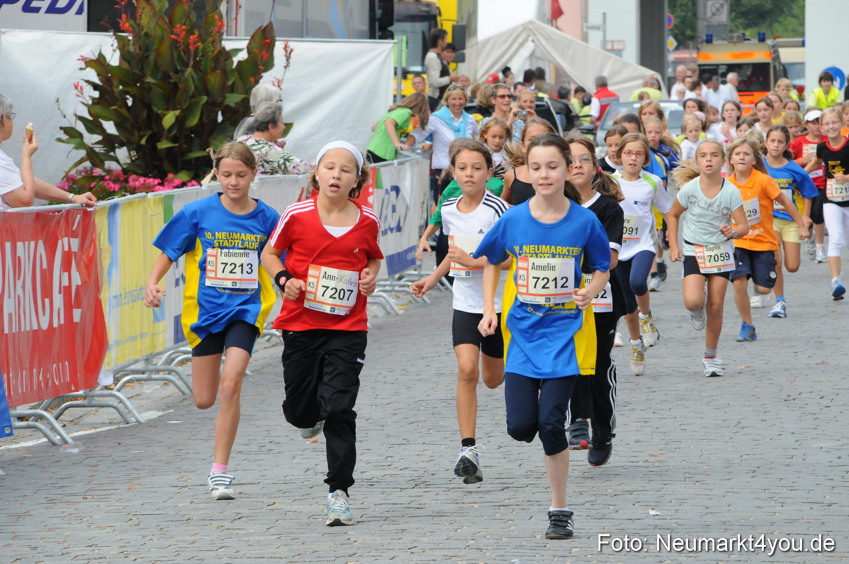 0078 Stadtlauf Neumarkt Bambinilaeufe 200909